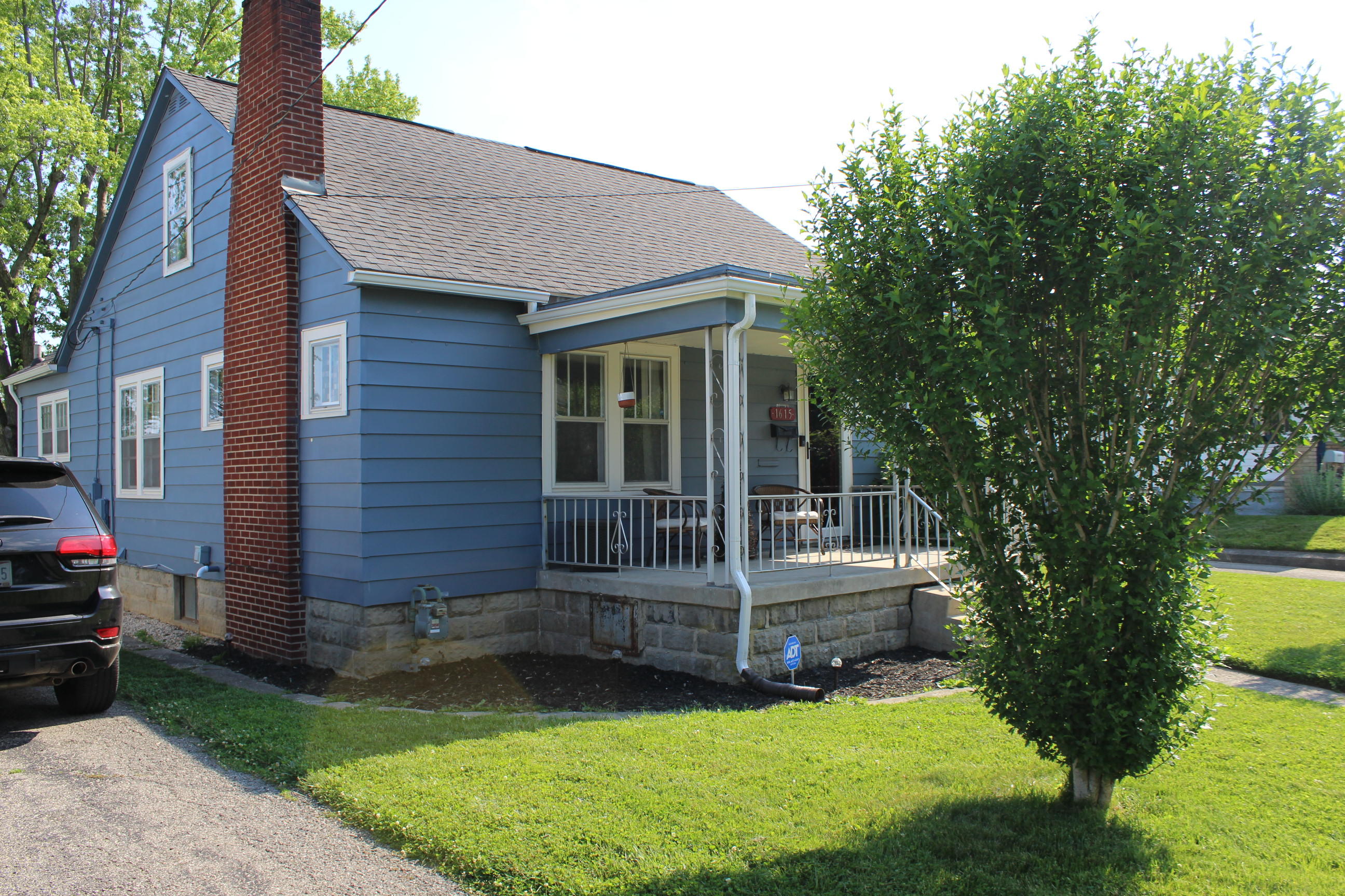 1615 Sunset Avenue Springfield, OH 45505 - Photo 3 of 26