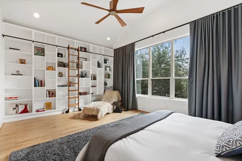 $1,050,000 | 925 Waverly Street, Unit B, Houston, TX 77008