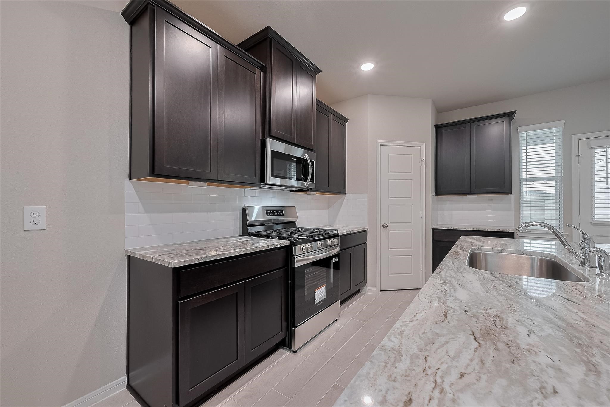 730 Marion Price Drive Dayton, TX 77535 - Photo 11 of 24