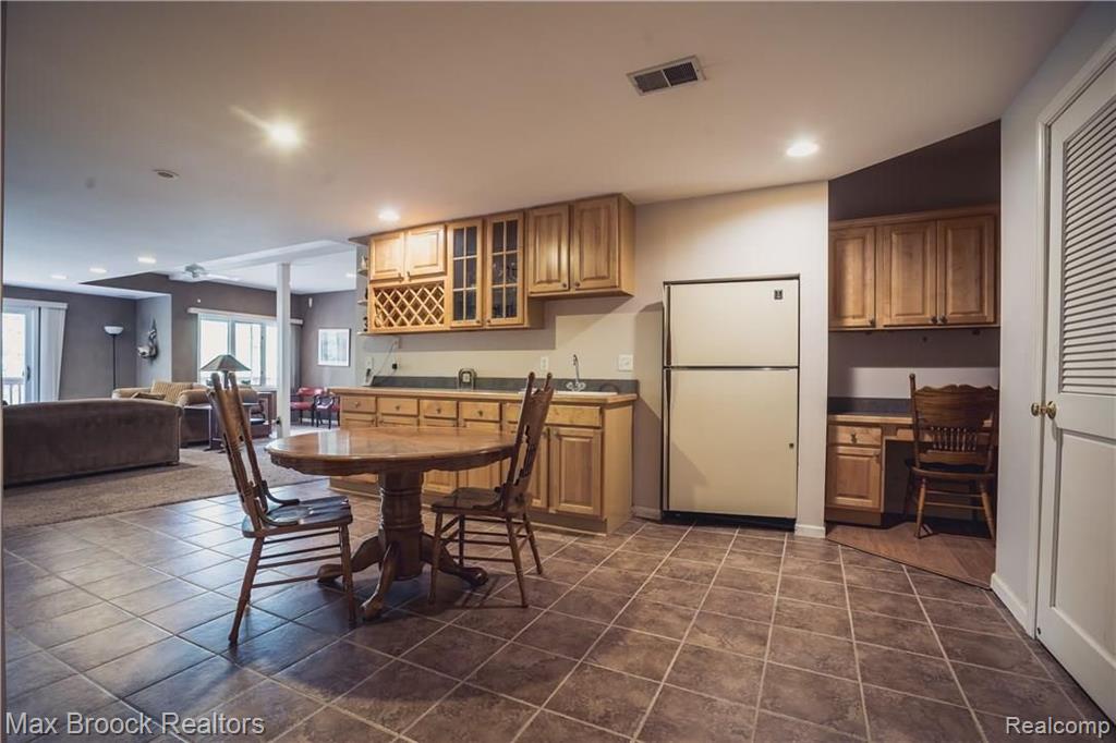 3147 Fairgrove Terrace, Unit 7 Rochester Hills, MI 48309 - Photo 48 of 52