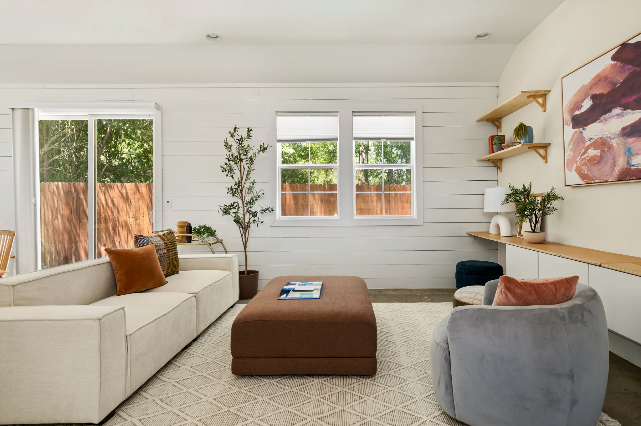 1176 Lott Avenue Austin, TX 78721 - Photo 7 of 26 Gallery Image 7
