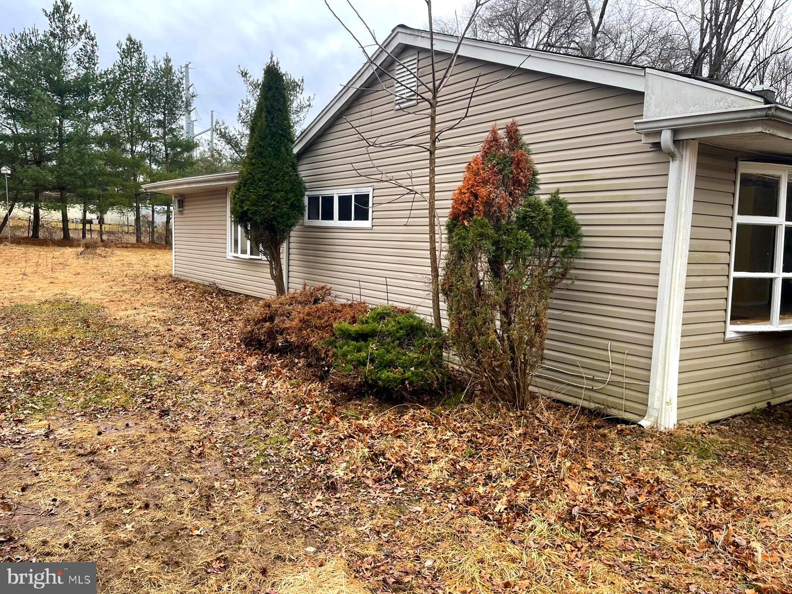 11 Diverty Road Pennington, NJ 08534 - Photo 4 of 31