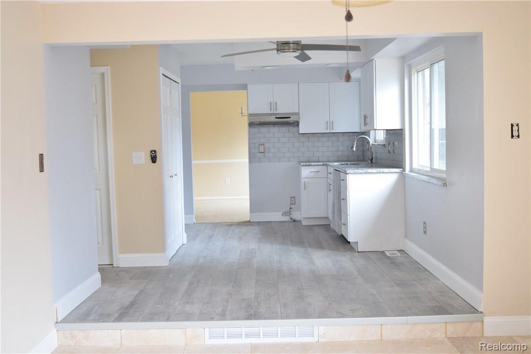 27900 Lahser Road Southfield, MI 48076 - Photo 25 of 55 DSC_1130.JPG