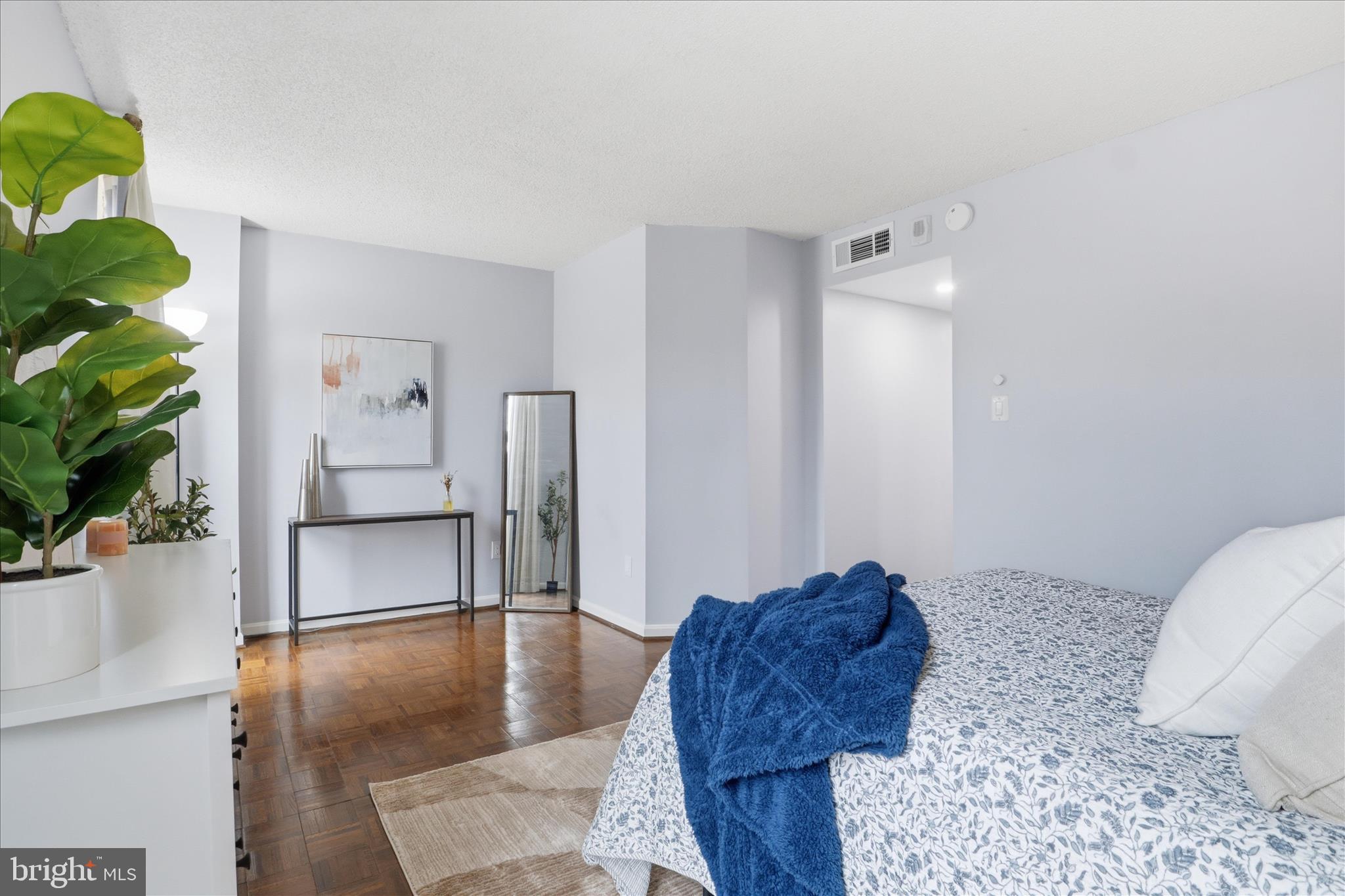 1101 South Arlington Ridge Road, Unit 201 Arlington, VA 22202 - Photo 11 of 44