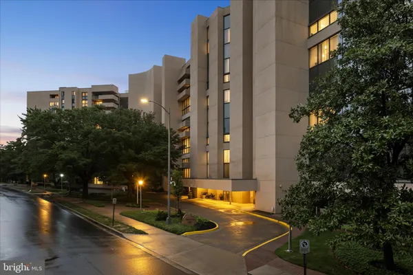 $489,900 | 1101 South Arlington Ridge Road, Unit 201, Arlington, VA 22202