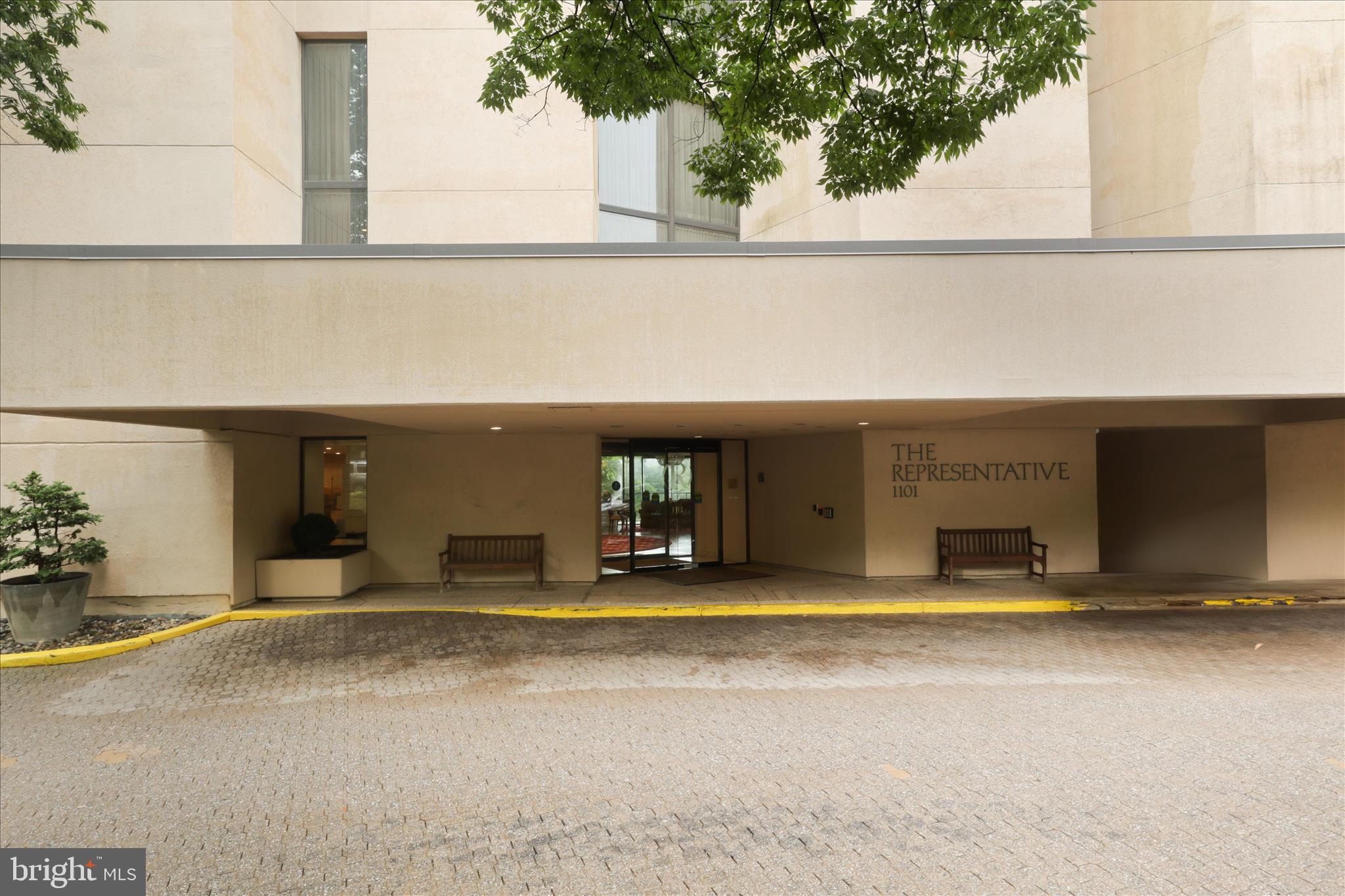 1101 South Arlington Ridge Road, Unit 201 Arlington, VA 22202 - Photo 37 of 44