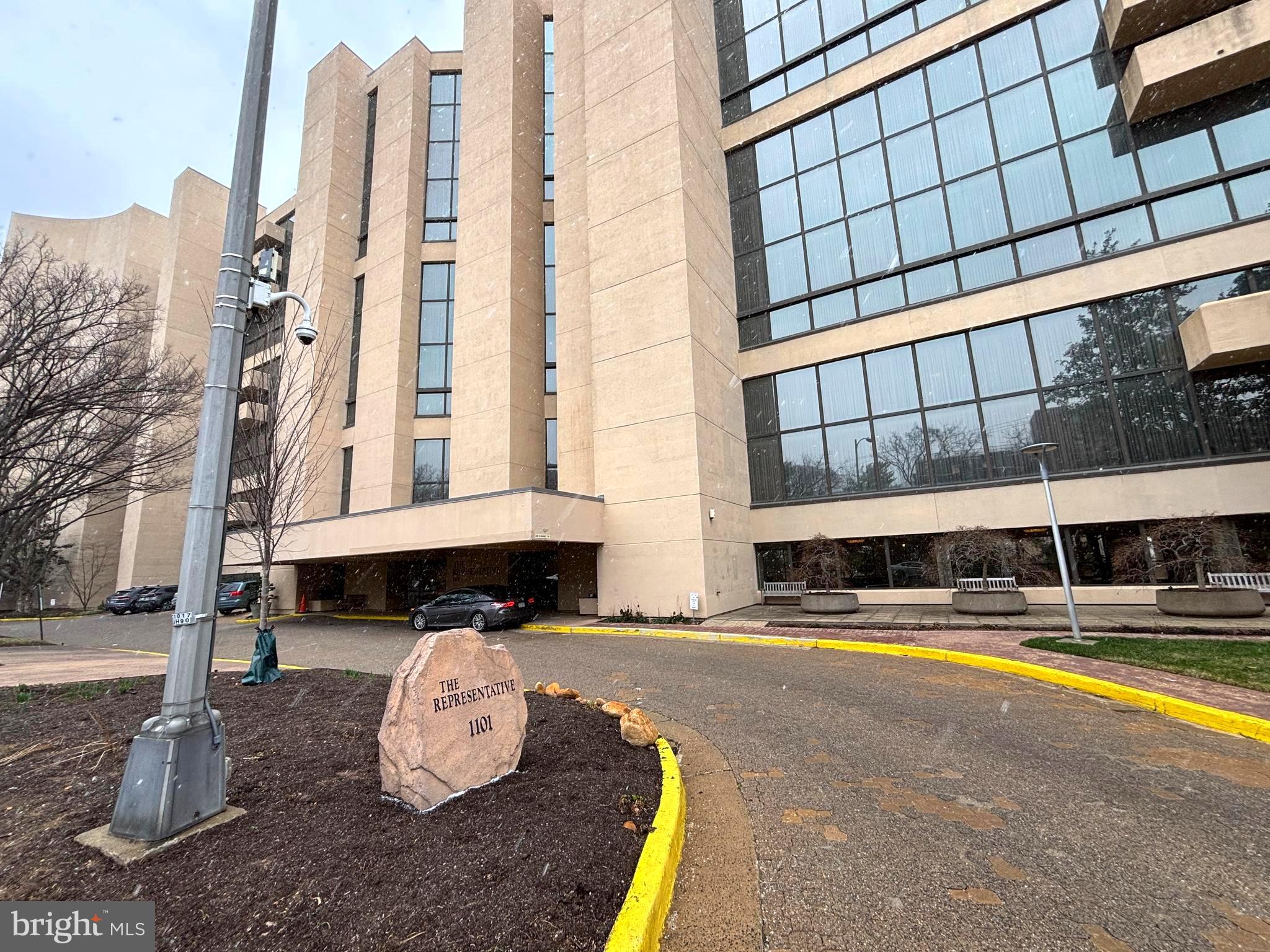 1101 South Arlington Ridge Road, Unit 201 Arlington, VA 22202 - Photo 39 of 44