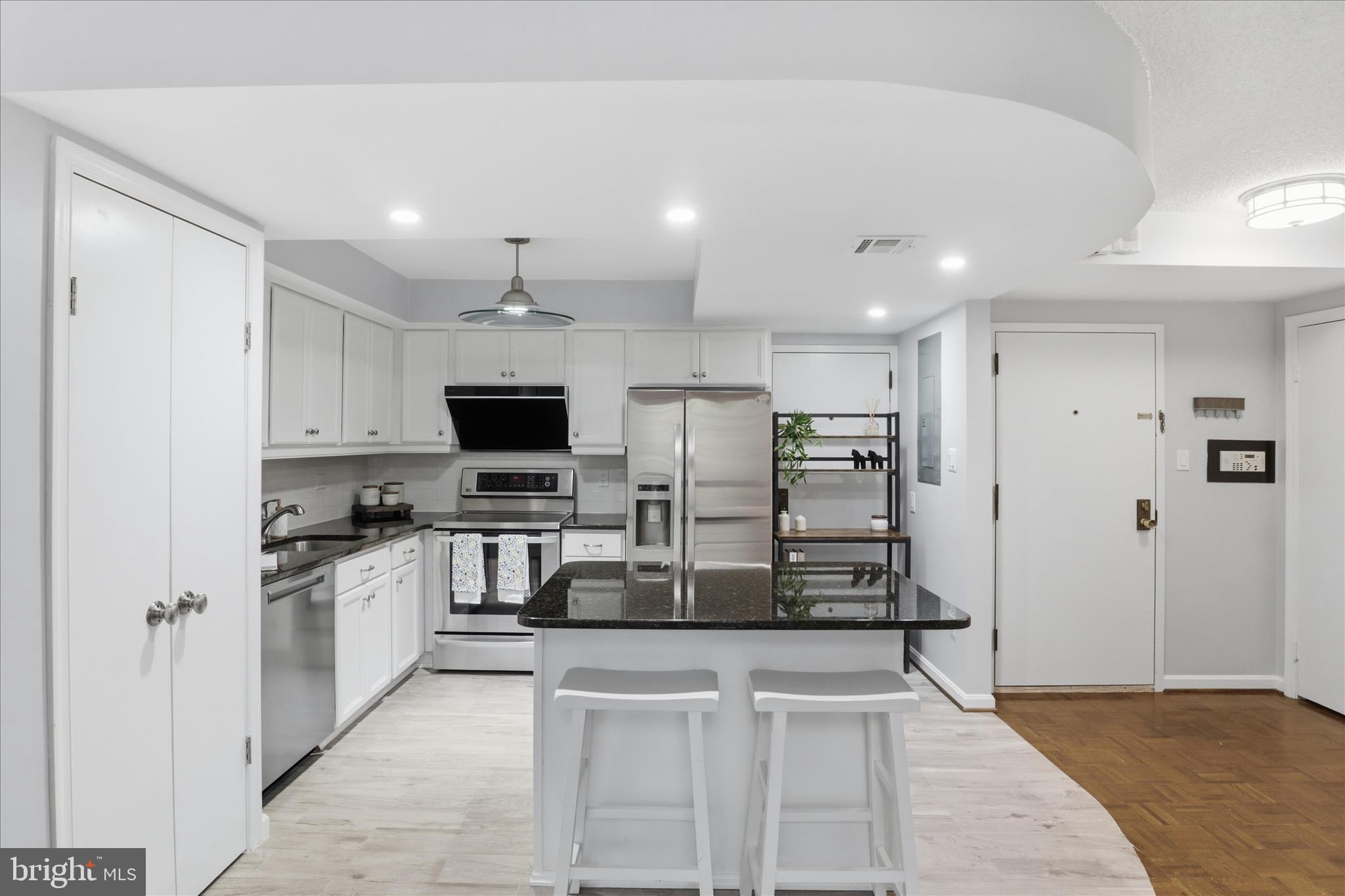 1101 South Arlington Ridge Road, Unit 201 Arlington, VA 22202 - Photo 5 of 44