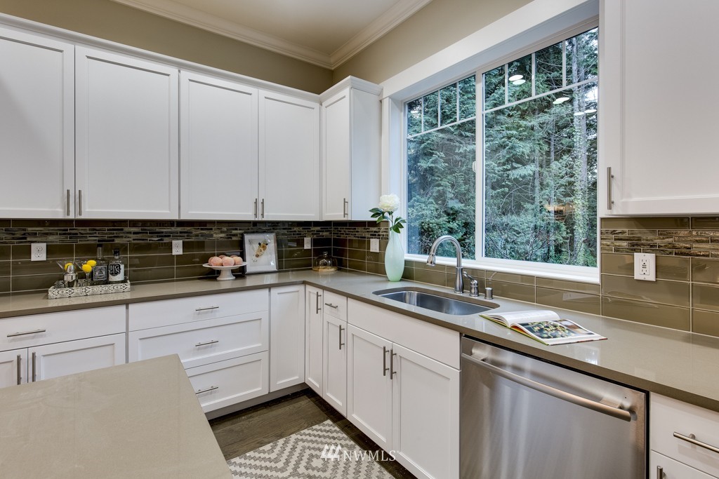 9957 Northeast Lofgren Road Bainbridge Island, WA 98110 - Photo 14 of 25 Gallery Image 14