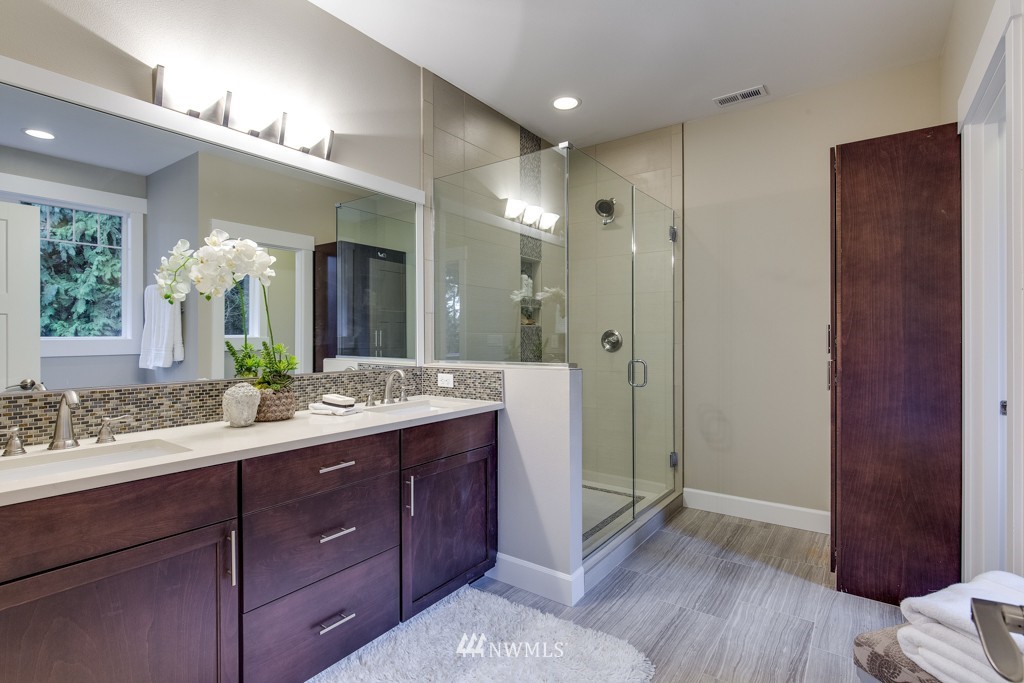 9957 Northeast Lofgren Road Bainbridge Island, WA 98110 - Photo 18 of 25 Gallery Image 18