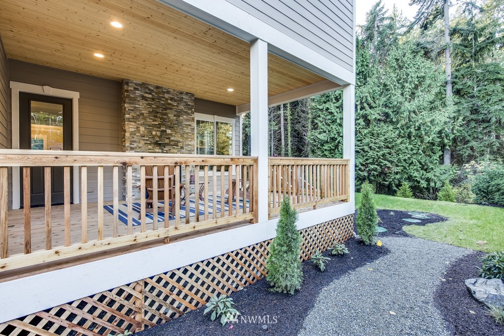 9957 Northeast Lofgren Road Bainbridge Island, WA 98110 - Photo 3 of 25 Gallery Image 3