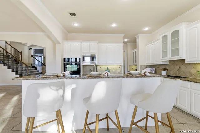 $859,444 | 411 Pueblo Pintado, Helotes, TX 78023