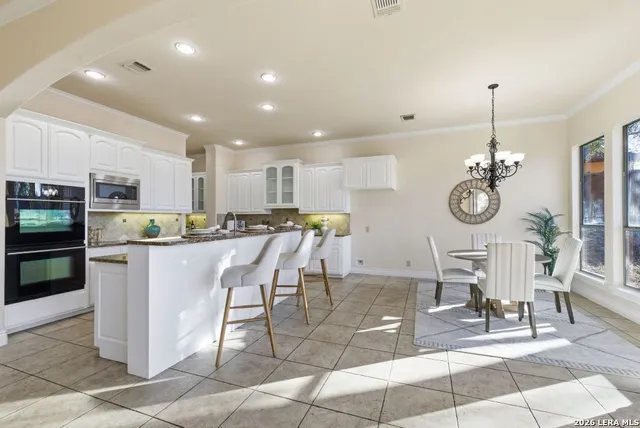 $859,444 | 411 Pueblo Pintado, Helotes, TX 78023