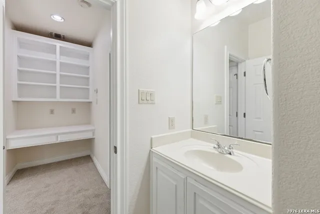 $859,444 | 411 Pueblo Pintado, Helotes, TX 78023