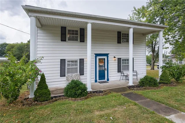 $265,000 | 205 East Washington Street, Kearney, MO 64060