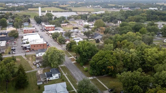 $265,000 | 205 East Washington Street, Kearney, MO 64060