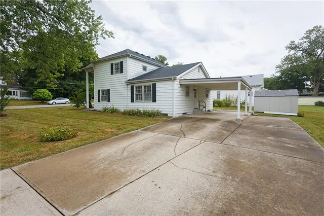 $265,000 | 205 East Washington Street, Kearney, MO 64060