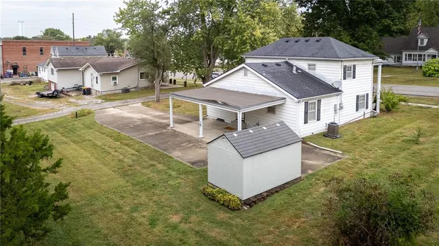 $265,000 | 205 East Washington Street, Kearney, MO 64060