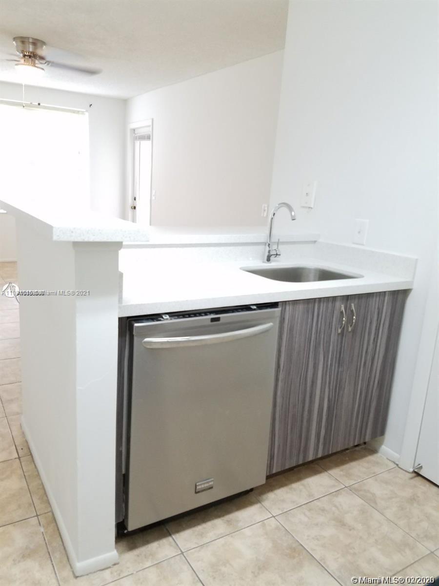 4581 West McNab Road, Unit 14 Pompano Beach, FL 33069 - Photo 3 of 10