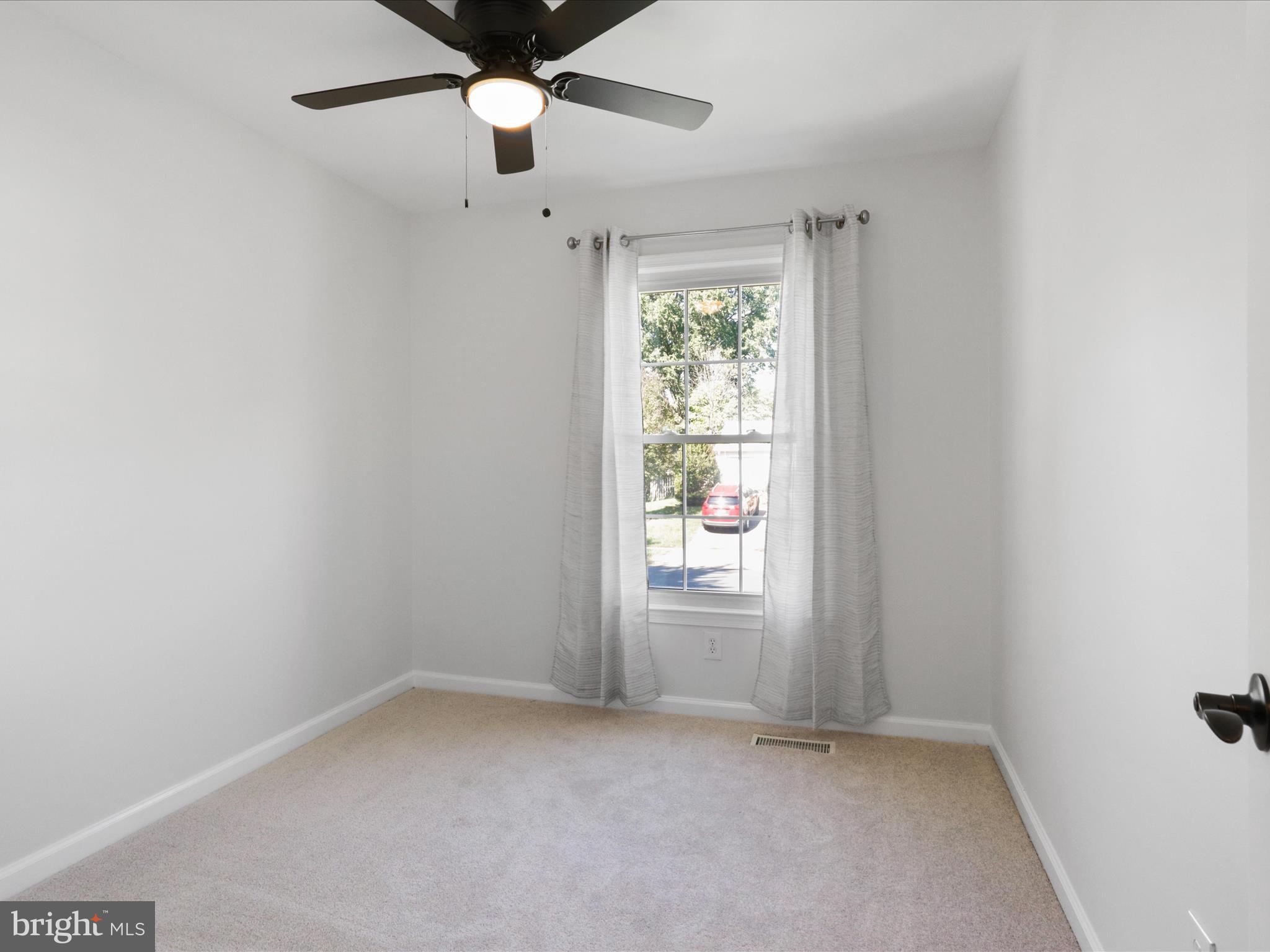 5407 Duxford Place Burke, VA 22015 - Photo 27 of 59 Bedroom 4 - 10'0x8'10