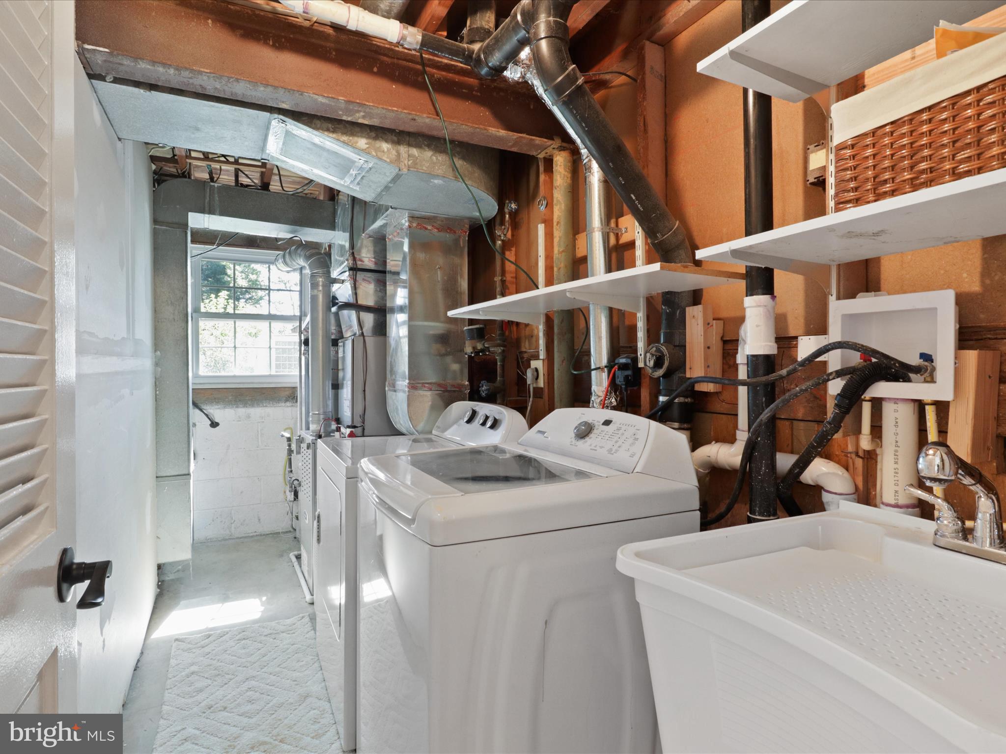 5407 Duxford Place Burke, VA 22015 - Photo 32 of 59 Laundry/Utility Room w/New Sink