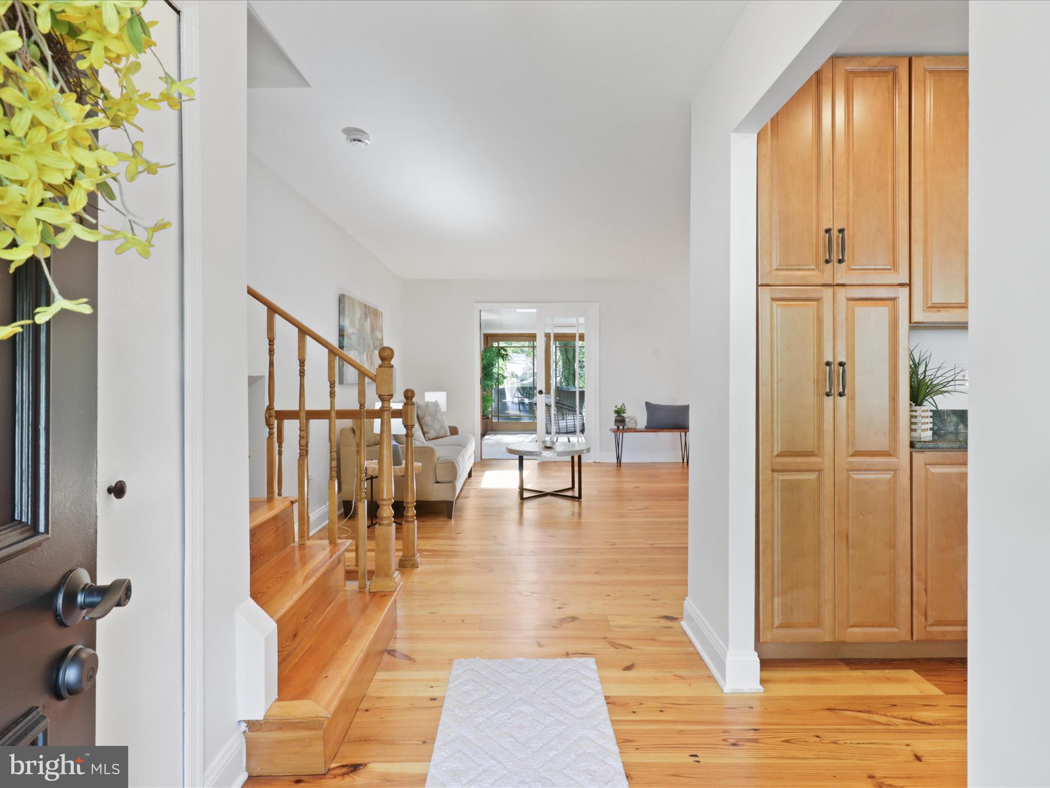 5407 Duxford Place Burke, VA 22015 - Photo 4 of 59 Freshly Painted Throughout Sept '24