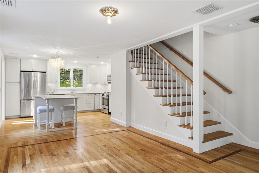 10 Mayflower Path Wayland, MA 01778 - Photo 18 of 33