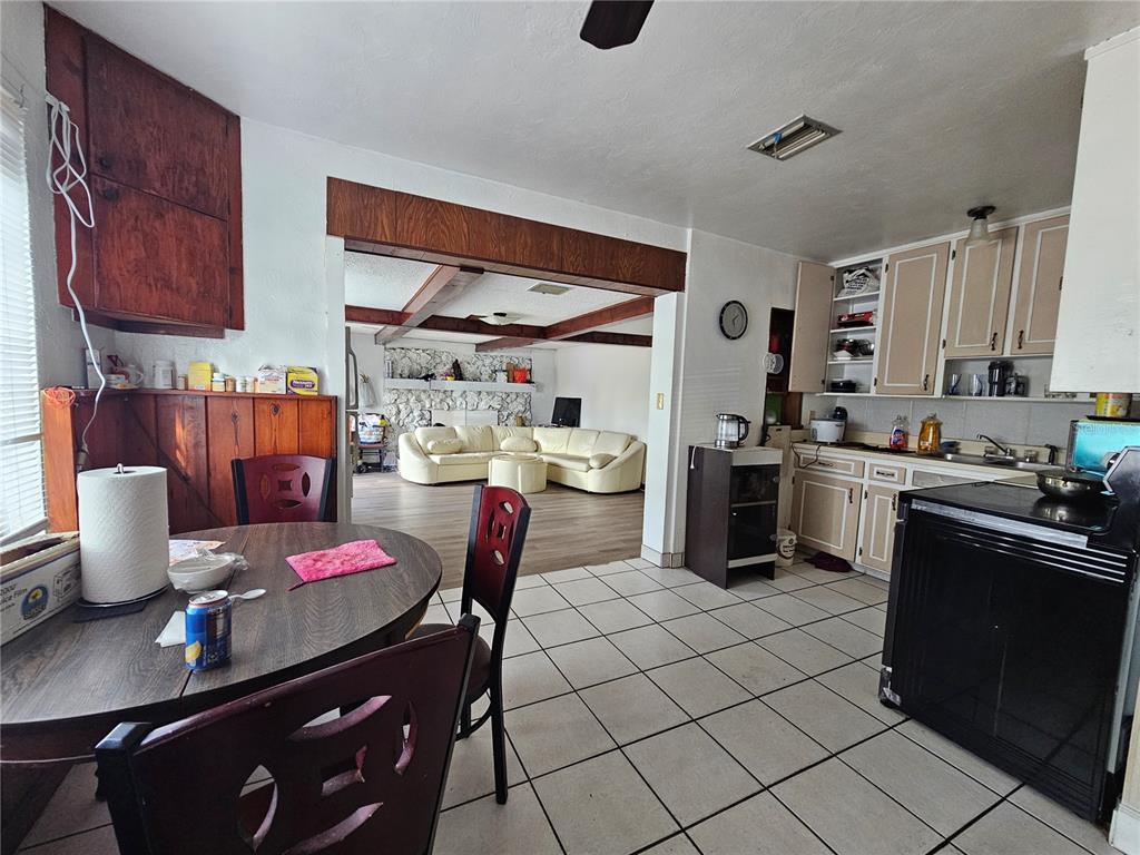 913 Emeralda Road Orlando, FL 32808 - Photo 11 of 17 Gallery Image 11