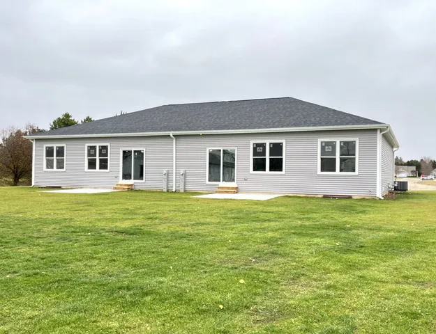 $2,125 | 517 Cobblestone Circle, Harvard, IL 60033