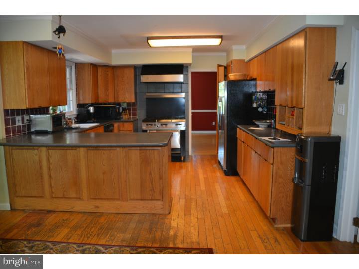 735 Walker Road Wayne, PA 19087 - Photo 7 of 19 Kitchen