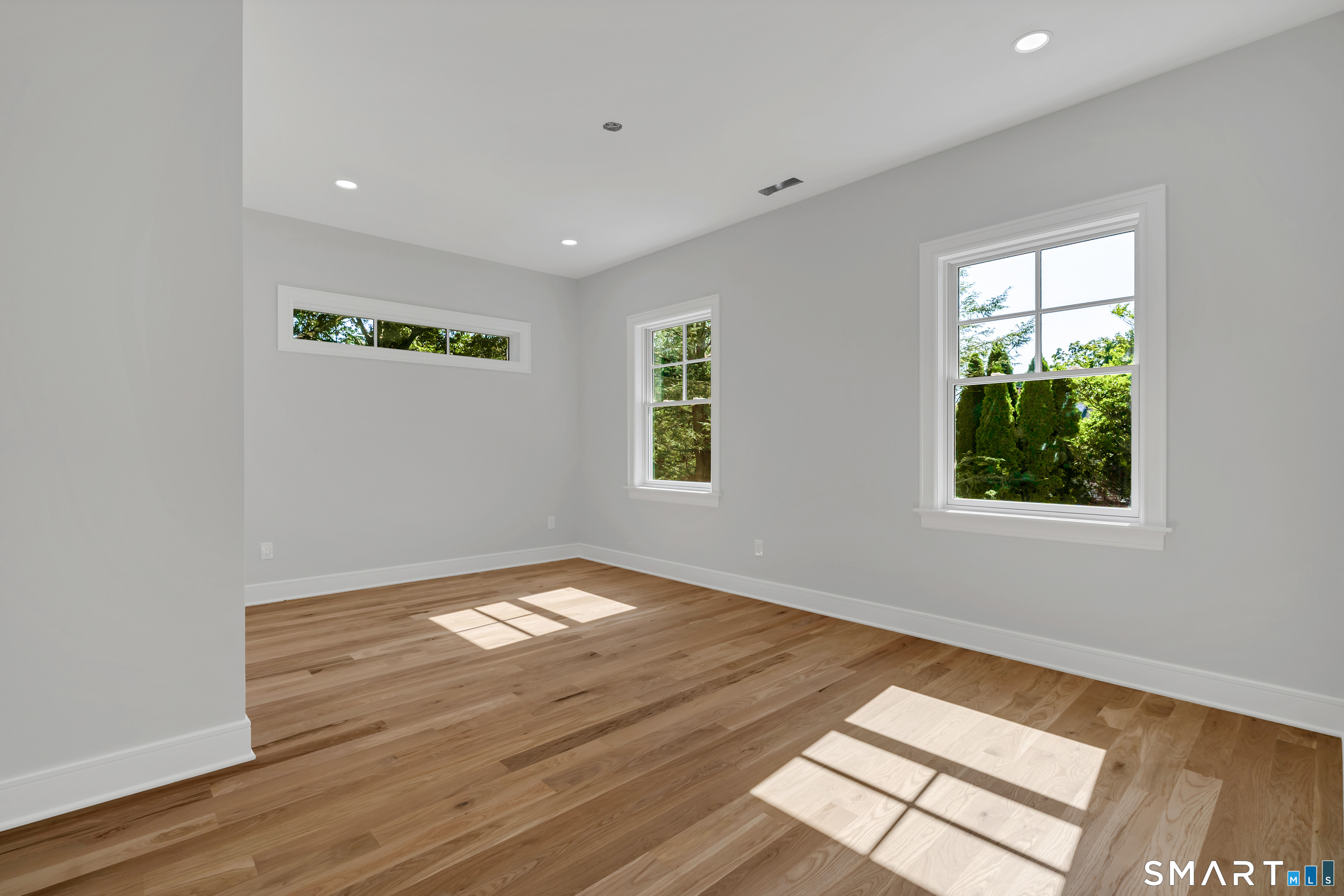 1054 Mill Plain Road Fairfield, CT 06824 - Photo 29 of 40 Gallery Image 29