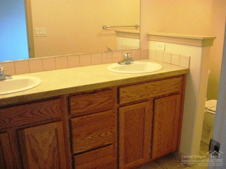 2821 Southwest Peridot Avenue Redmond, OR 97756 - Photo 10 of 17 Additional Photo