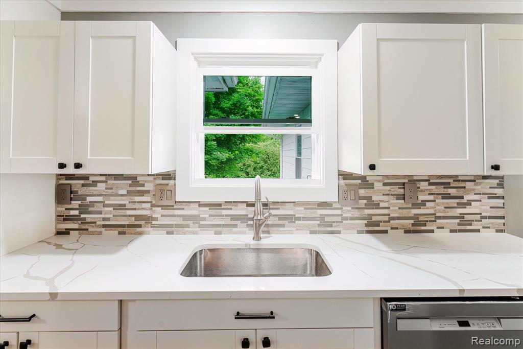 4072 Mill Lake Road Lake Orion, MI 48360 - Photo 10 of 29 Gallery Image 10