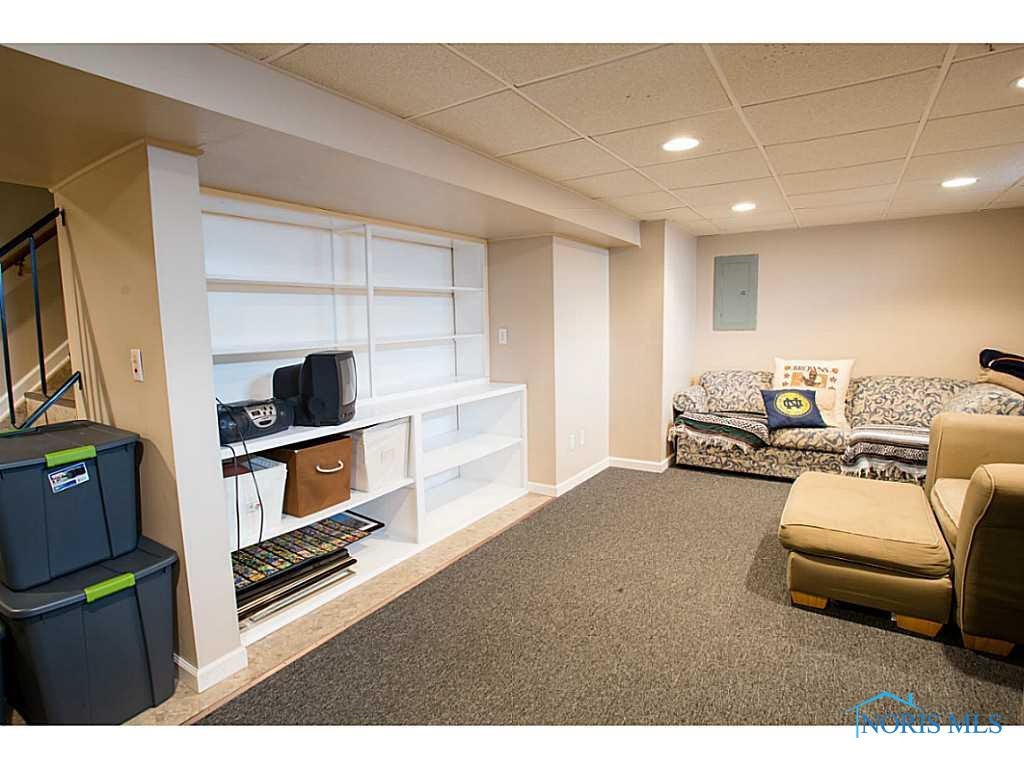 4111 Grantley Road Toledo, OH 43613 - Photo 10 of 19 Rec Room.