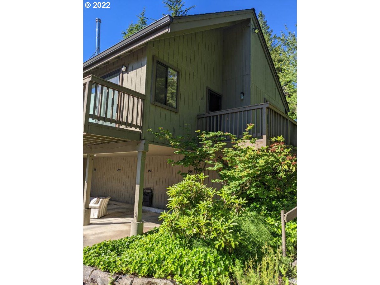 7602 Southwest Barnes Road, Unit D Portland, OR 97225 - Photo 3 of 14 Gallery Image 3