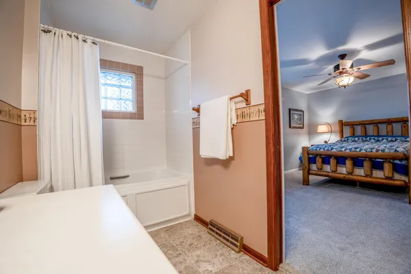 $600,000 | 6401 24th Street Northeast, Willmar, MN 56201