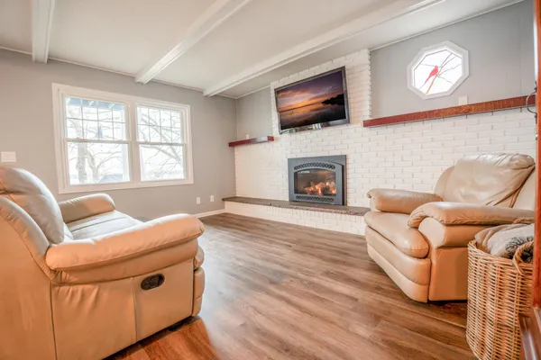 $600,000 | 6401 24th Street Northeast, Willmar, MN 56201