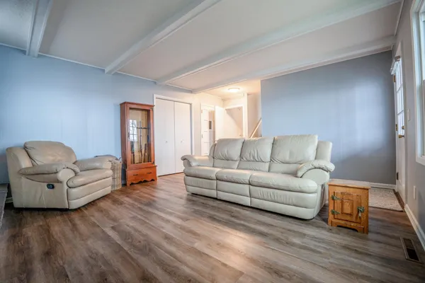 $600,000 | 6401 24th Street Northeast, Willmar, MN 56201