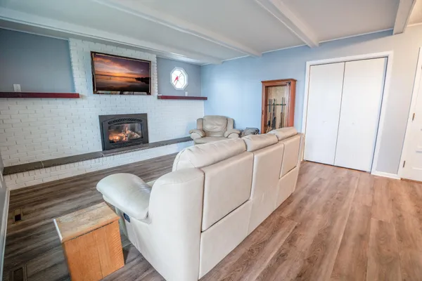 $600,000 | 6401 24th Street Northeast, Willmar, MN 56201