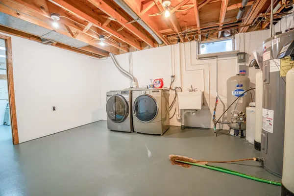 $600,000 | 6401 24th Street Northeast, Willmar, MN 56201