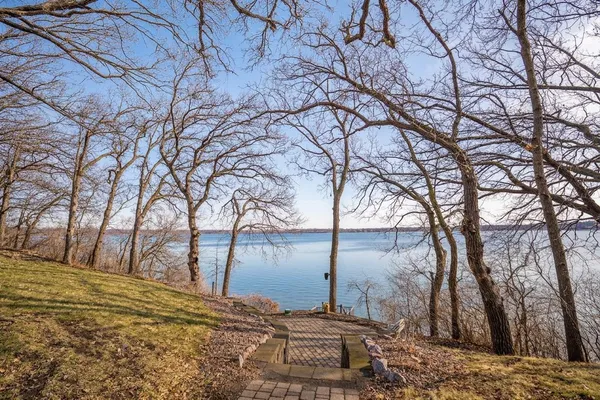 $600,000 | 6401 24th Street Northeast, Willmar, MN 56201