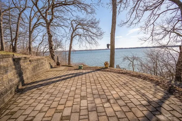 $600,000 | 6401 24th Street Northeast, Willmar, MN 56201