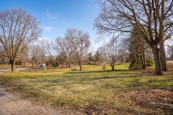 $600,000 | 6401 24th Street Northeast, Willmar, MN 56201