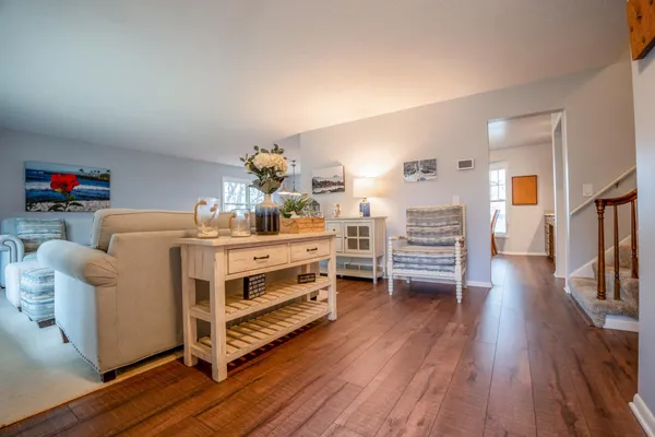 $600,000 | 6401 24th Street Northeast, Willmar, MN 56201