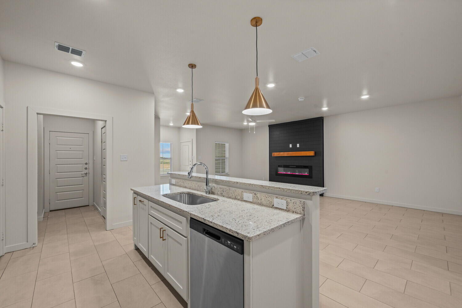 7040 41st Street Lubbock, TX 79407 - Photo 9 of 24 7032 41st St -19