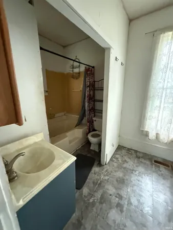 $53,500 | 204 South Graceland Avenue, Claypool, IN 46510