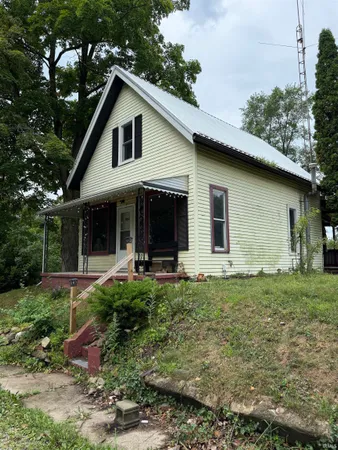 $53,500 | 204 South Graceland Avenue, Claypool, IN 46510