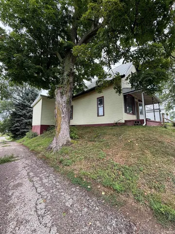 $70,000 | 204 South Graceland Avenue, Claypool, IN 46510