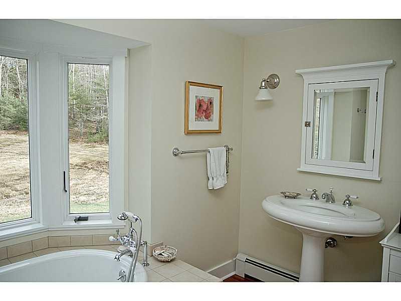 262 Bald Head Road Arrowsic, ME 04530 - Photo 20 of 35 Master Bath/Spa.