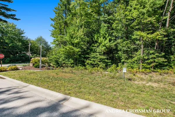$57,200 | 16179 Coventry Lane, Unit 30, Spring Lake, MI 49456